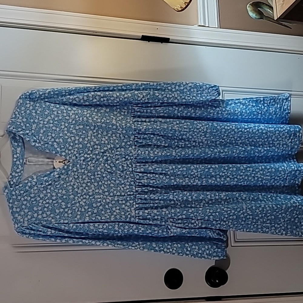 Chic Blue Floral Midi Dress - Picture 2 of 9